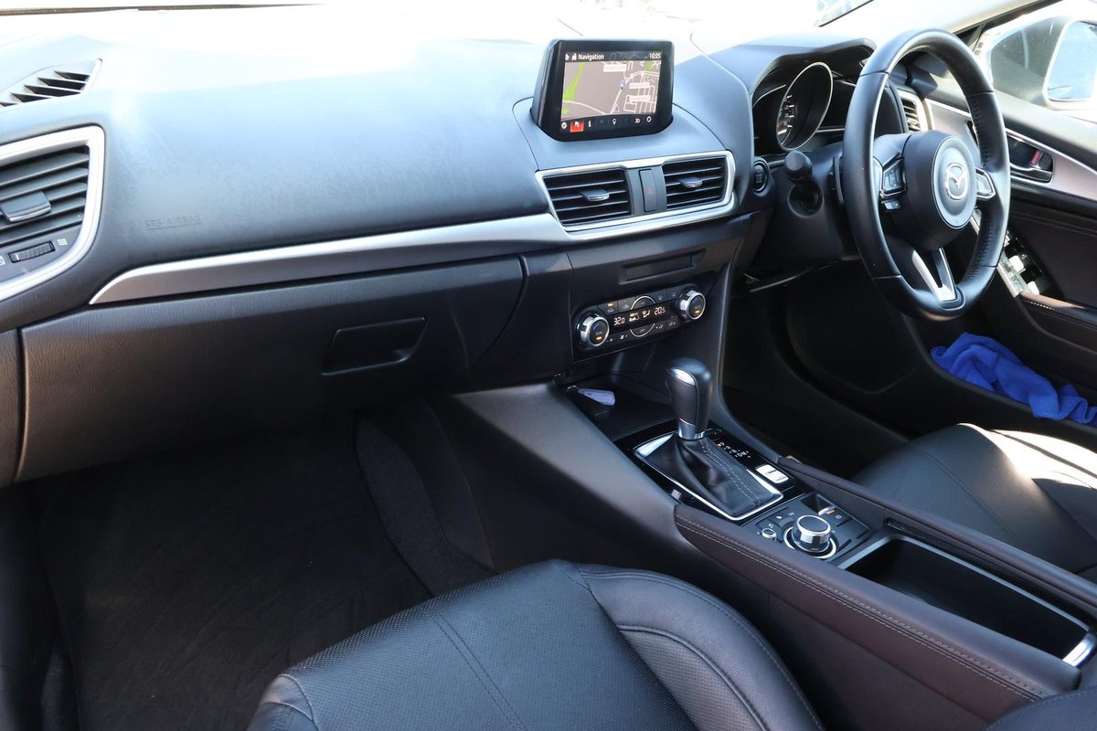 2018 Mazda 3 Touring BN Series image 23
