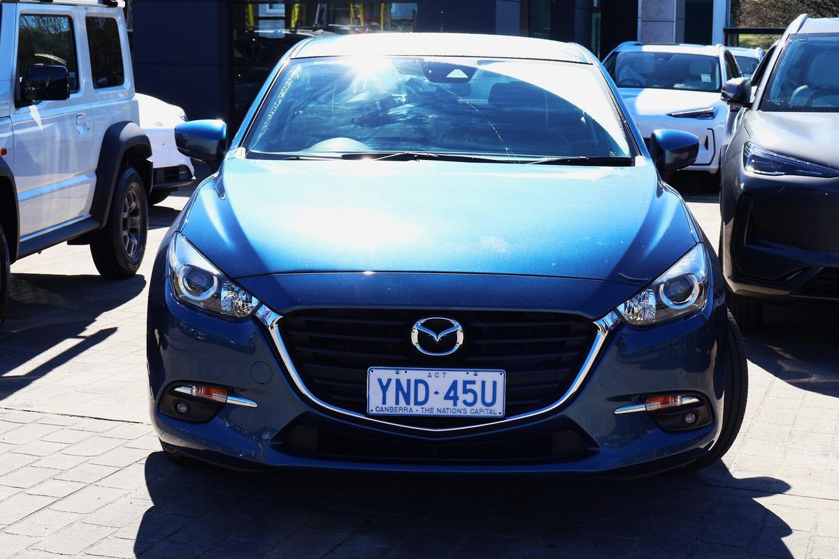 2018 Mazda 3 Touring BN Series image 2