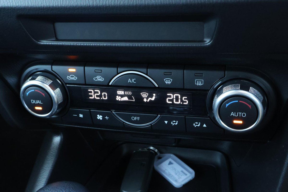 2018 Mazda 3 Touring BN Series image 18