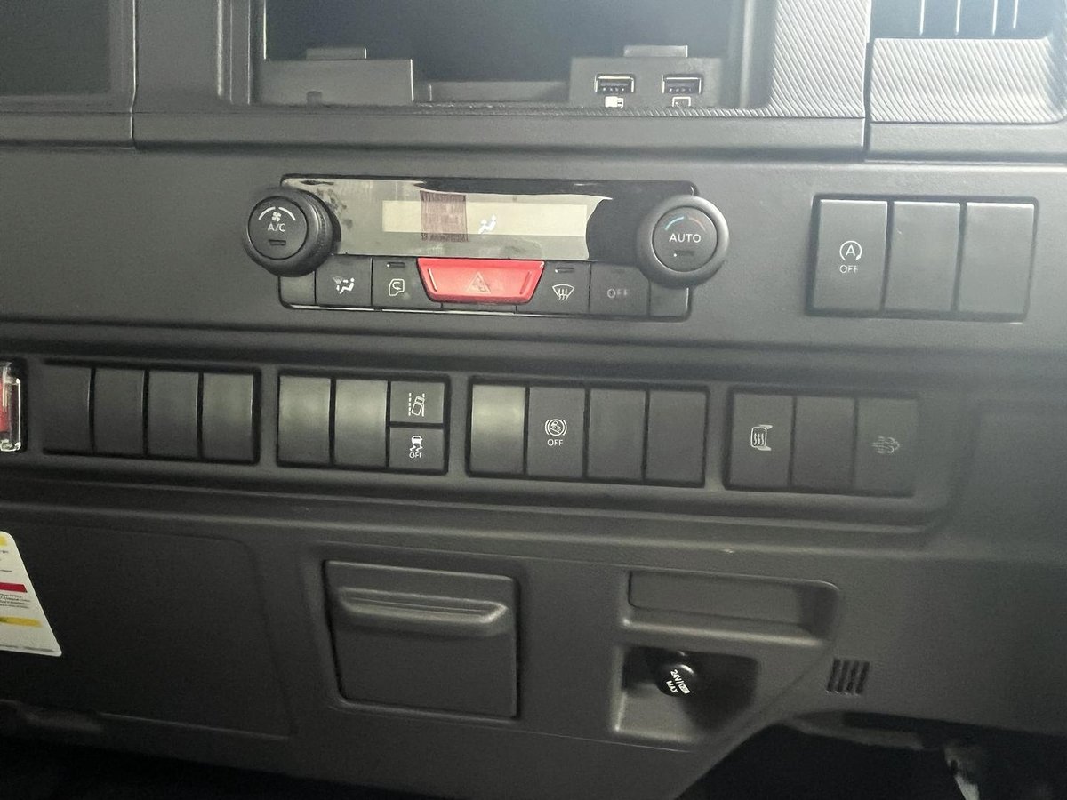2025 Isuzu F Series image 22