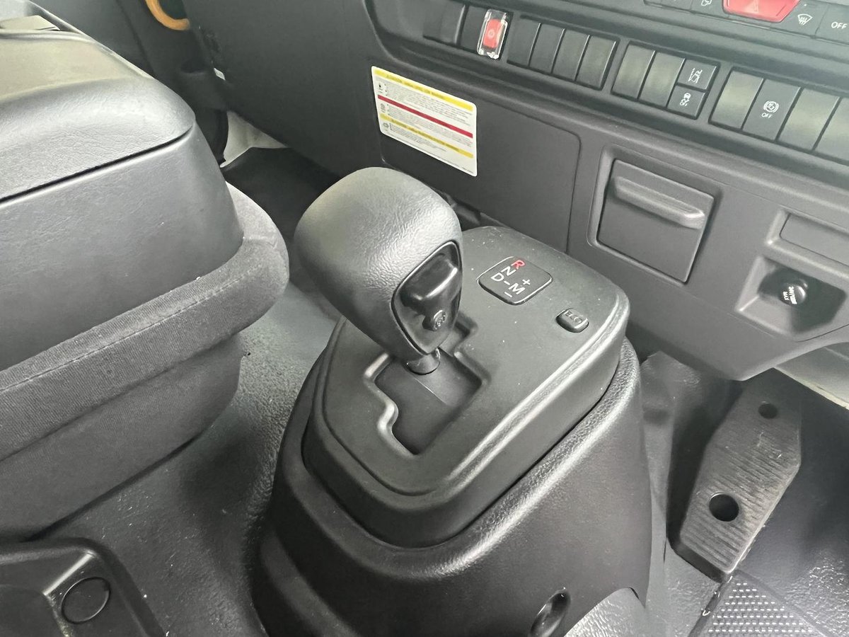 2025 Isuzu F Series image 23
