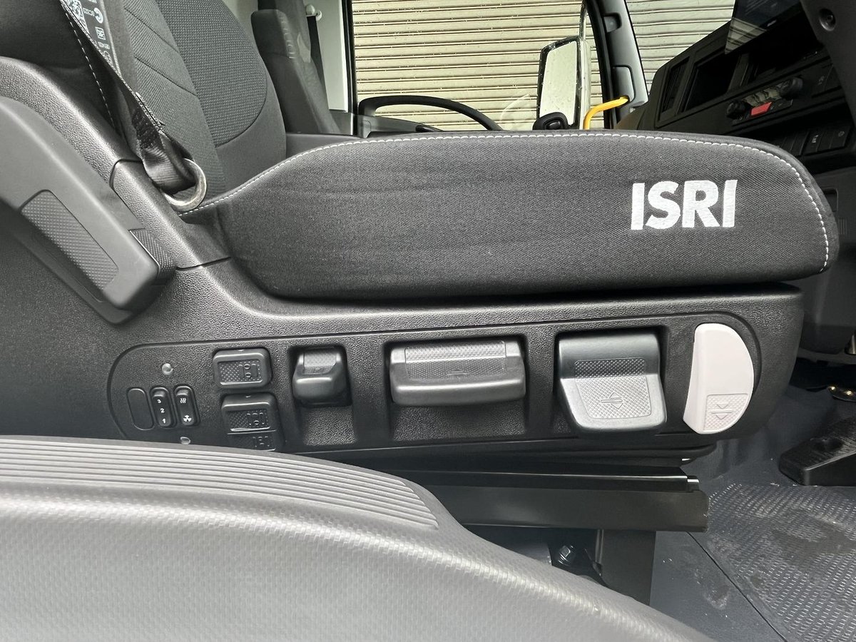 2025 Isuzu F Series image 16