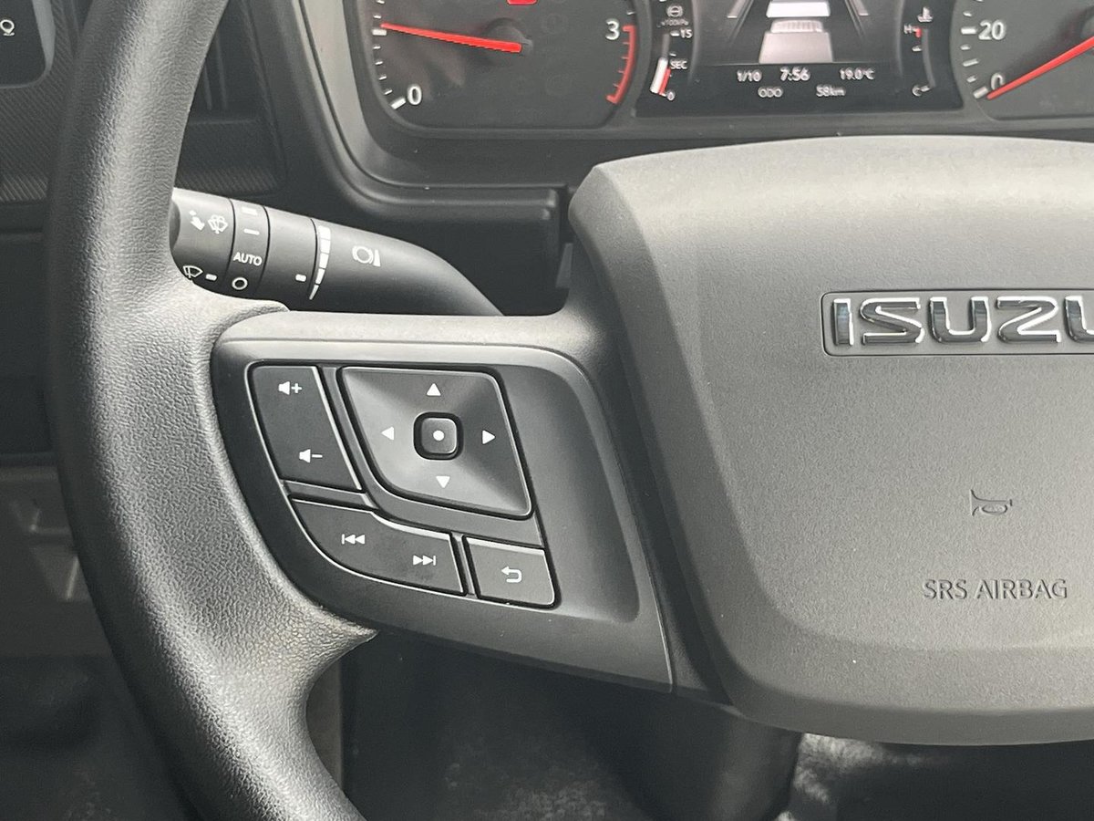 2025 Isuzu F Series image 18