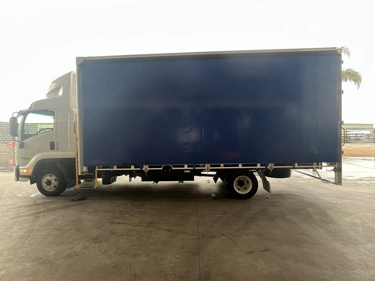 2025 Isuzu F Series image 10