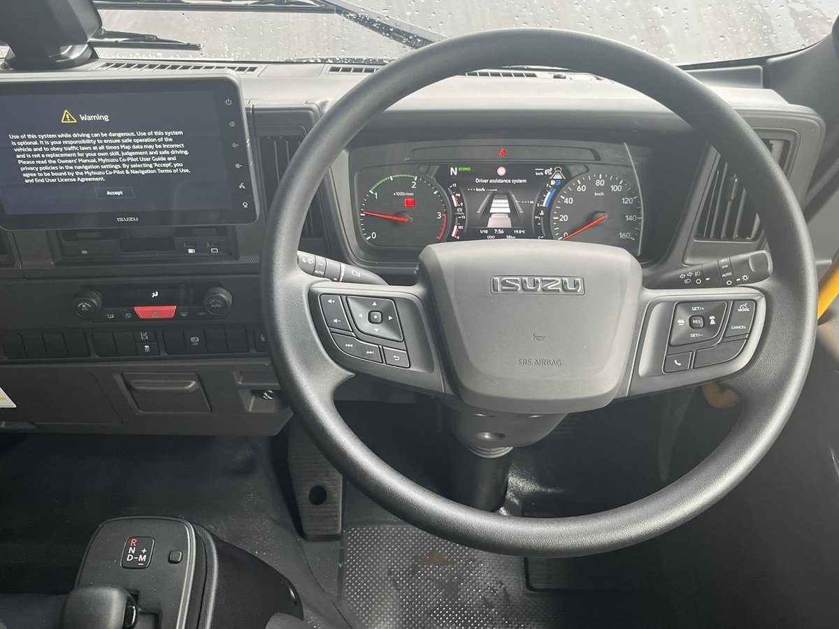 2025 Isuzu F Series image 17
