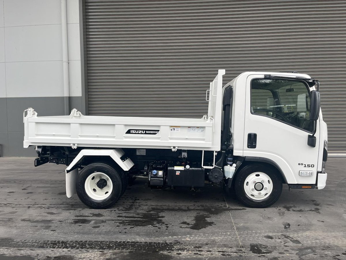 2026 Isuzu N Series image 3