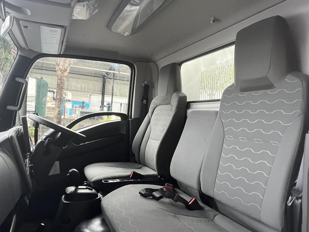 2026 Isuzu N Series image 32