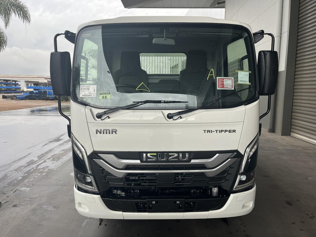 2026 Isuzu N Series image 17