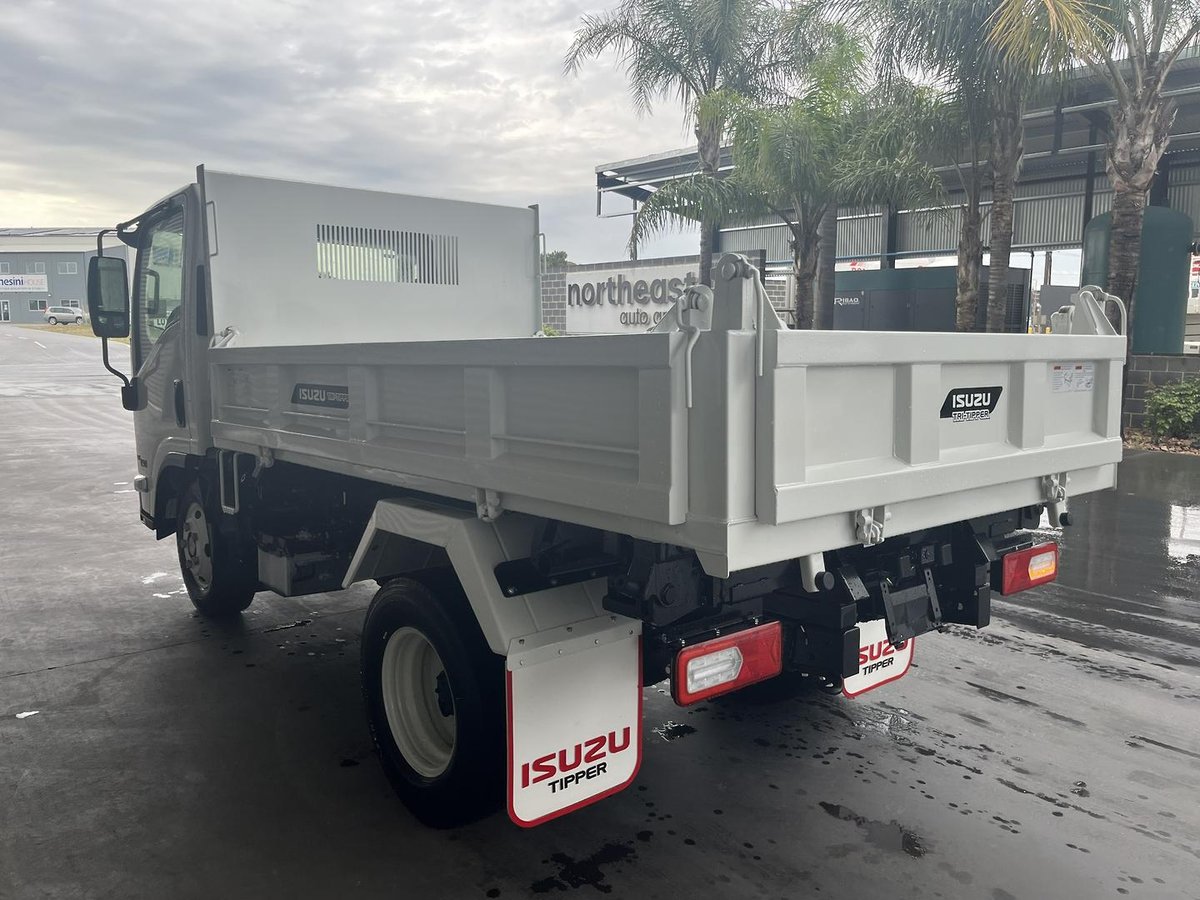 2026 Isuzu N Series image 11