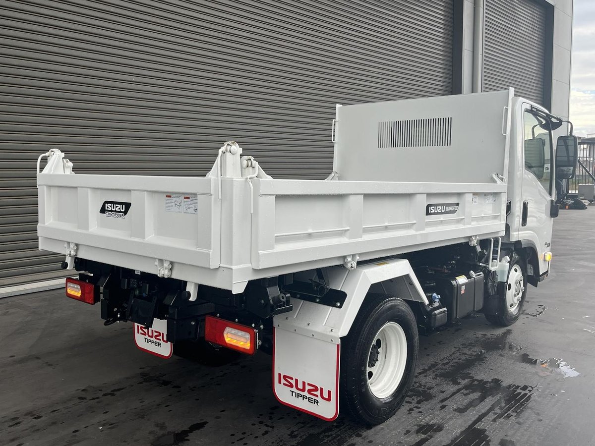 2026 Isuzu N Series image 5