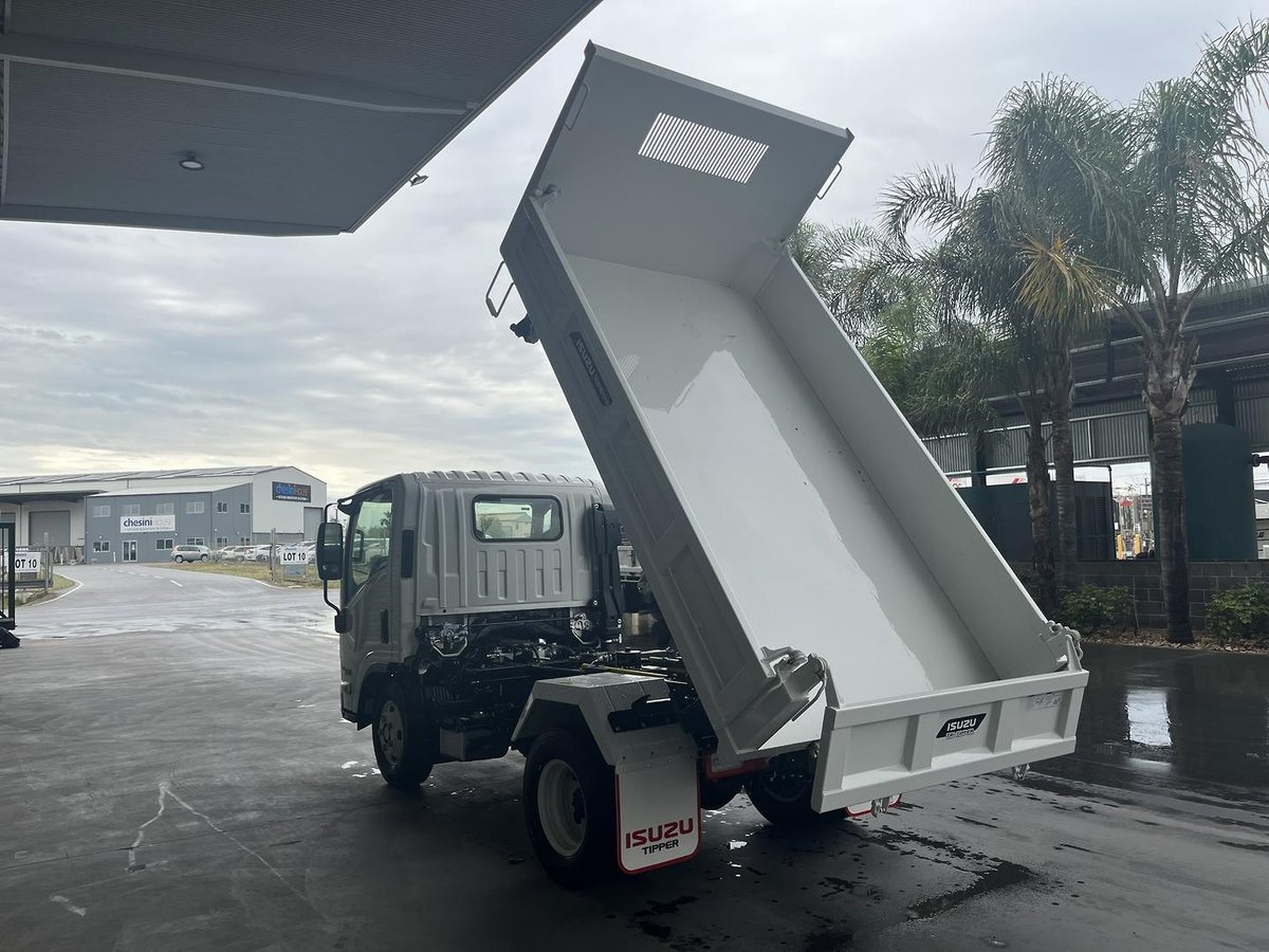 2026 Isuzu N Series image 12