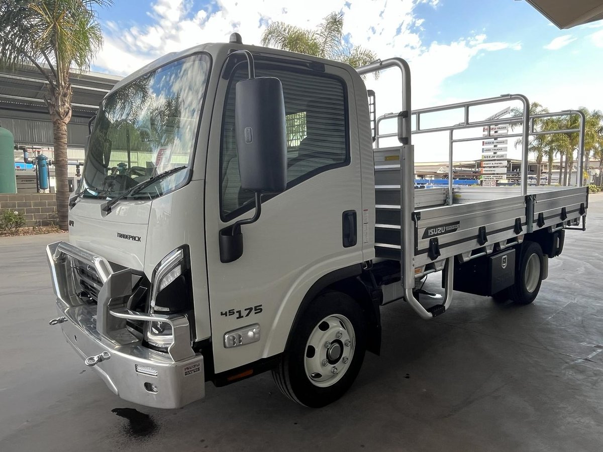 2026 Isuzu N Series image 6