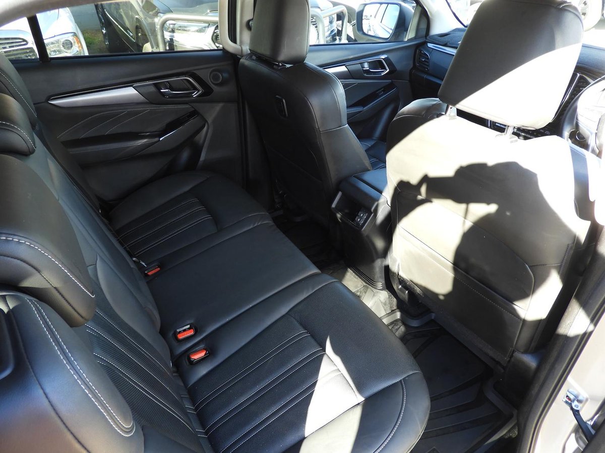 2022 Isuzu MU-X LS-T MY23 4X4 Dual Range image 9