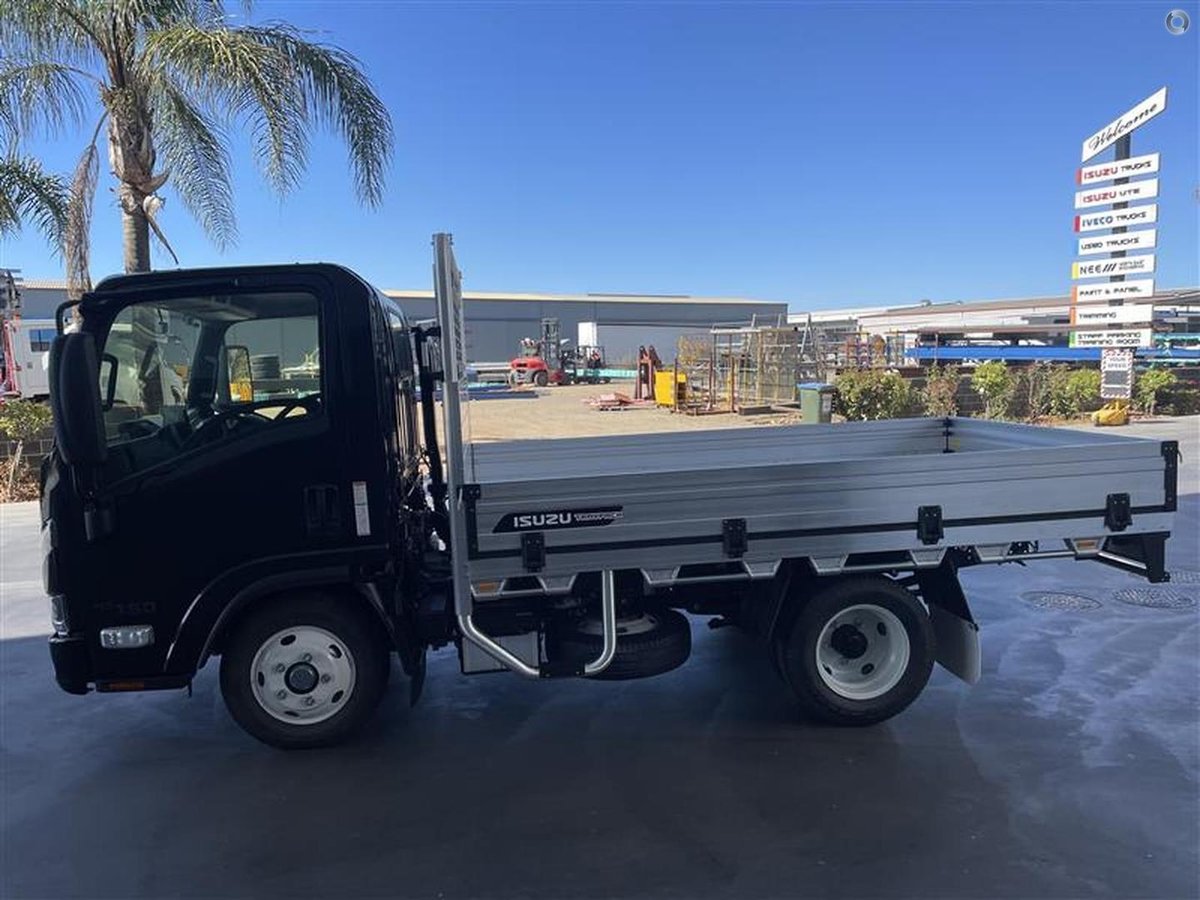 2026 Isuzu N Series image 7