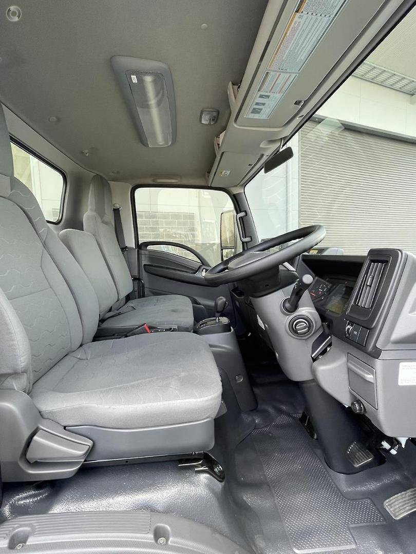 2025 Isuzu N Series image 11