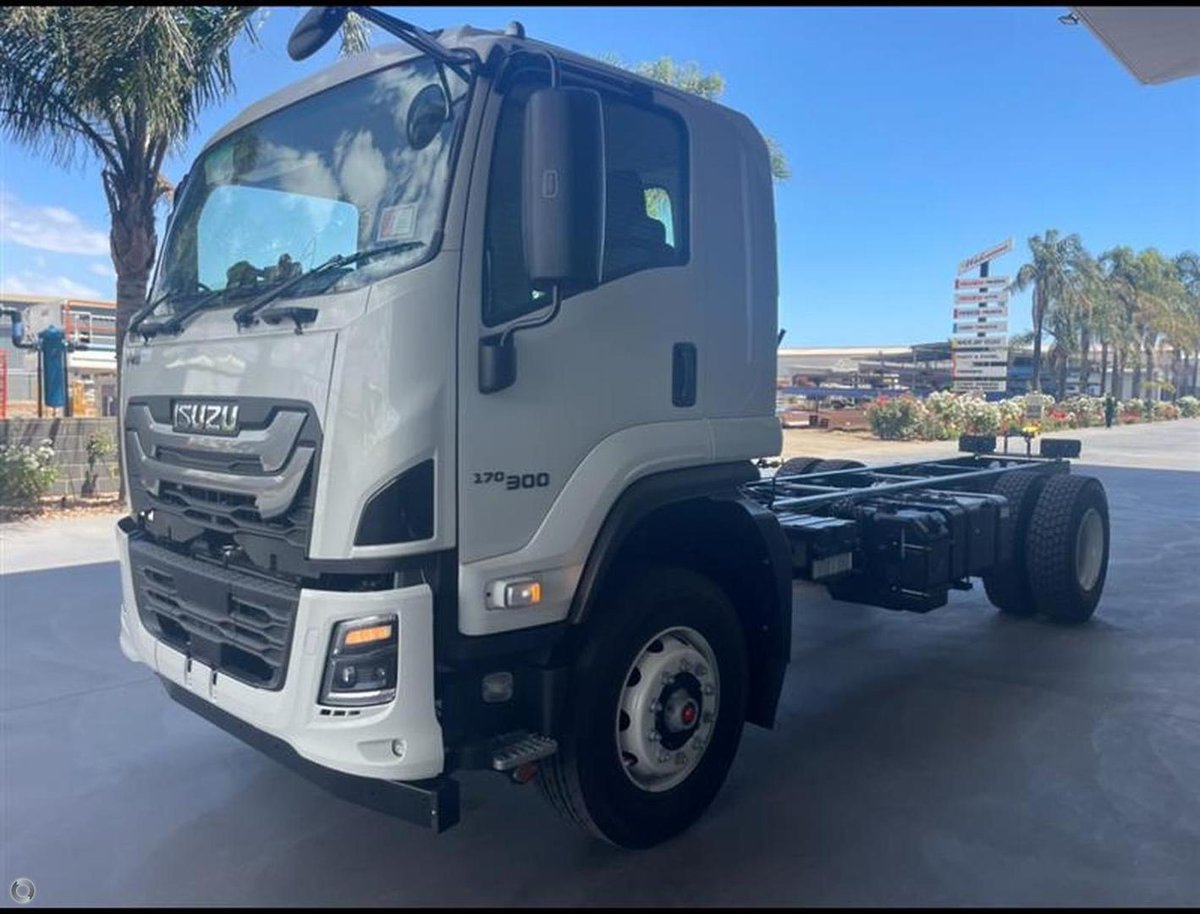 2026 Isuzu F Series image 7