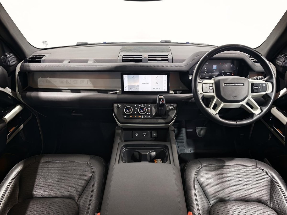 2023 Land Rover Defender 110 D300 SE L663 MY23.5 AWD image 9