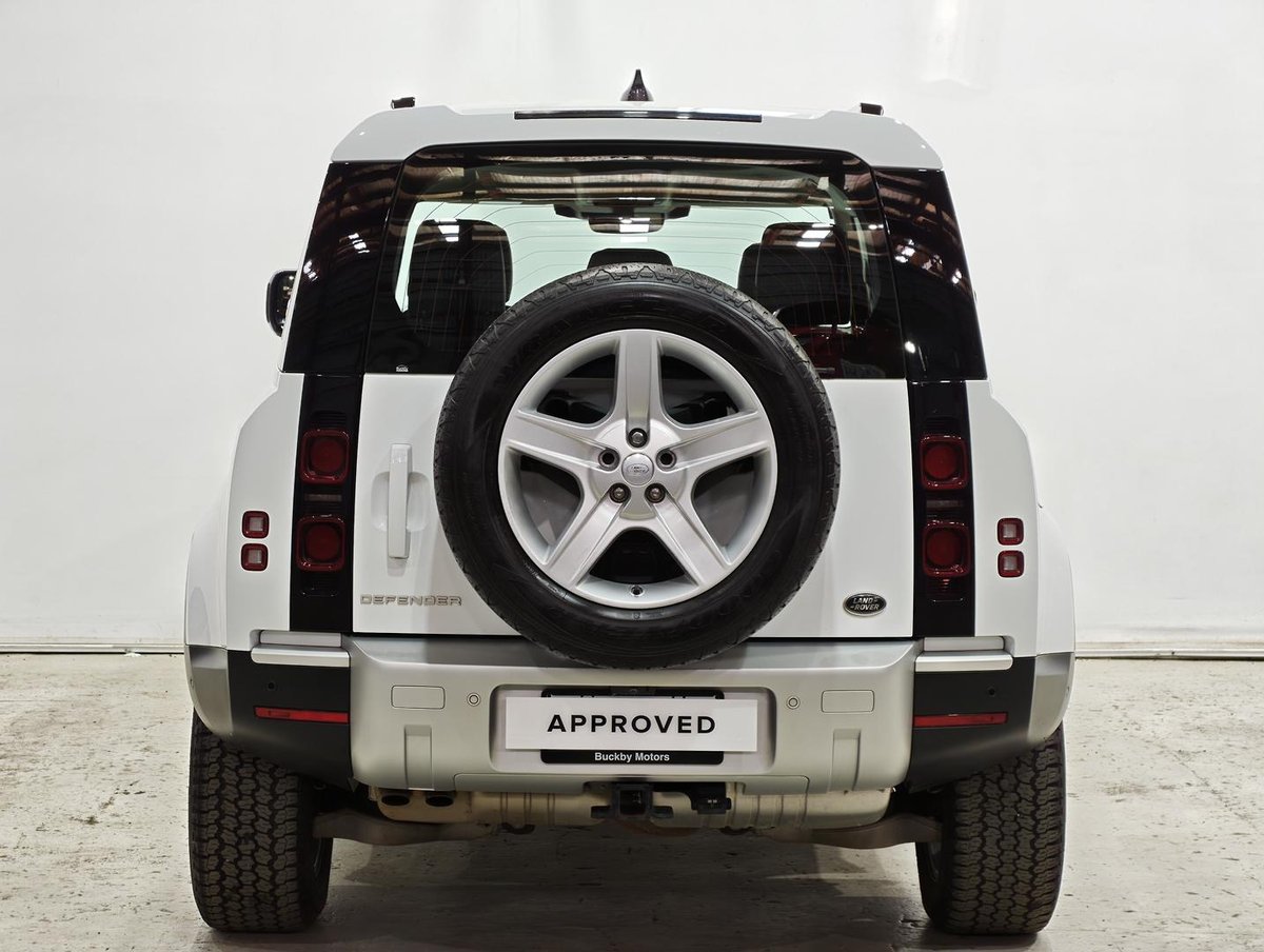 2023 Land Rover Defender 110 D300 SE L663 MY23.5 AWD image 6