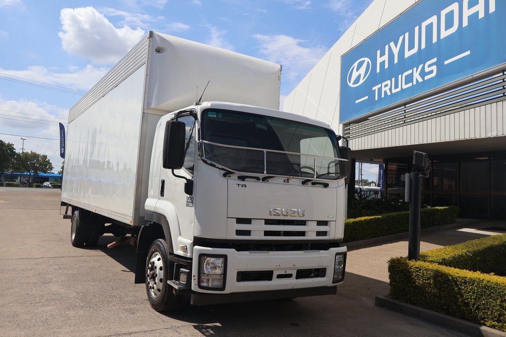 2015 ISUZU FTR 900 image 13