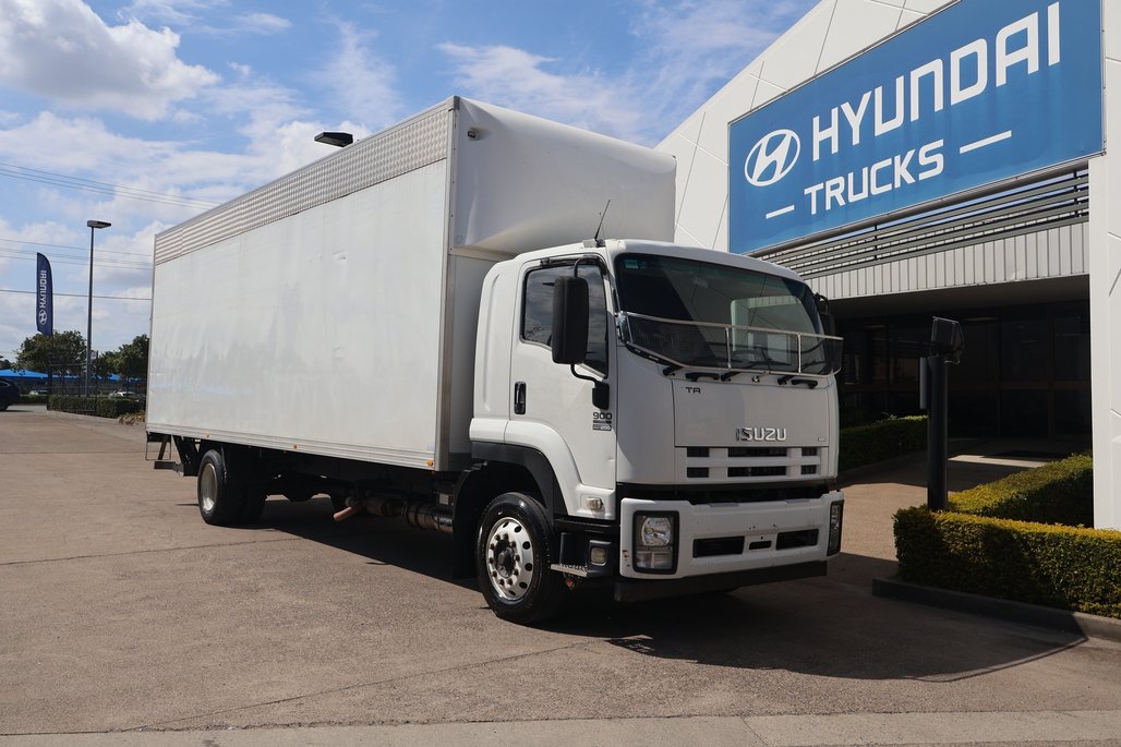 2015 ISUZU FTR 900 image 14