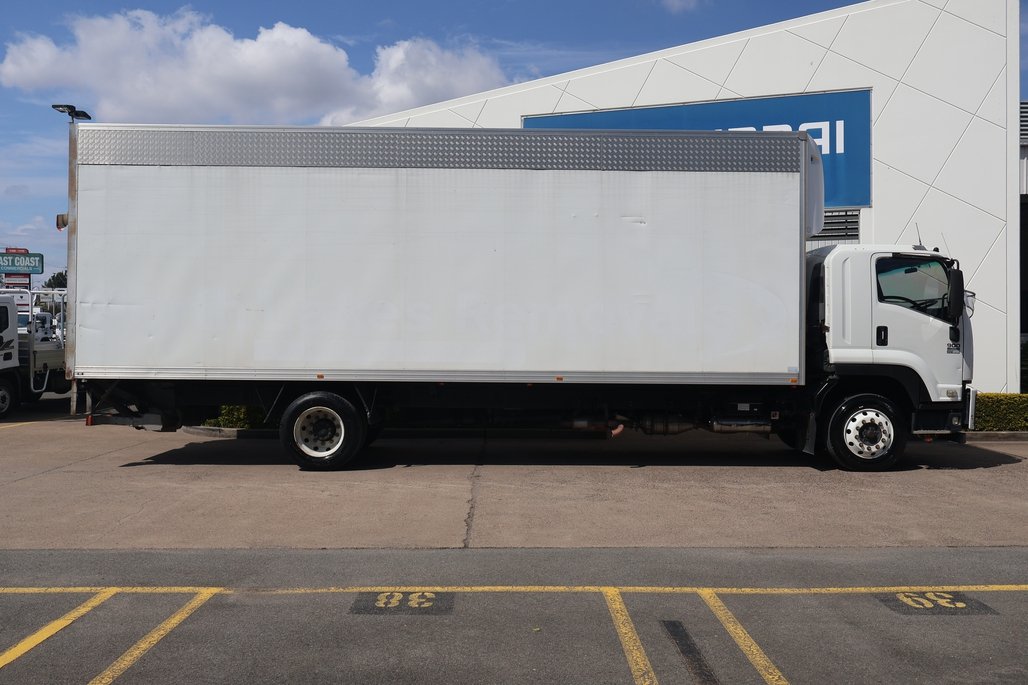 2015 ISUZU FTR 900 image 8