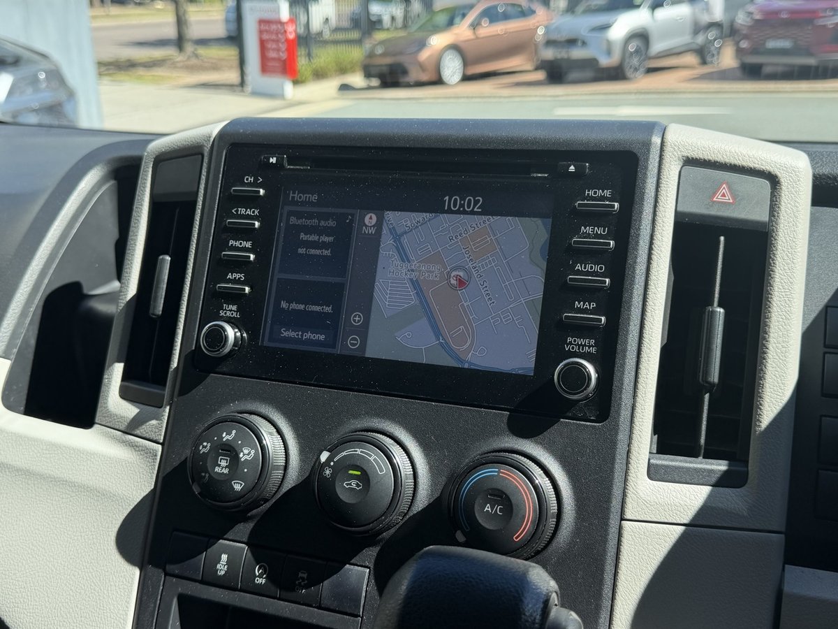 2019 Toyota HiAce image 11
