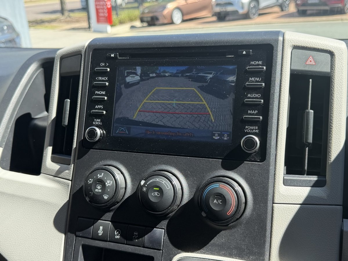 2019 Toyota HiAce image 12