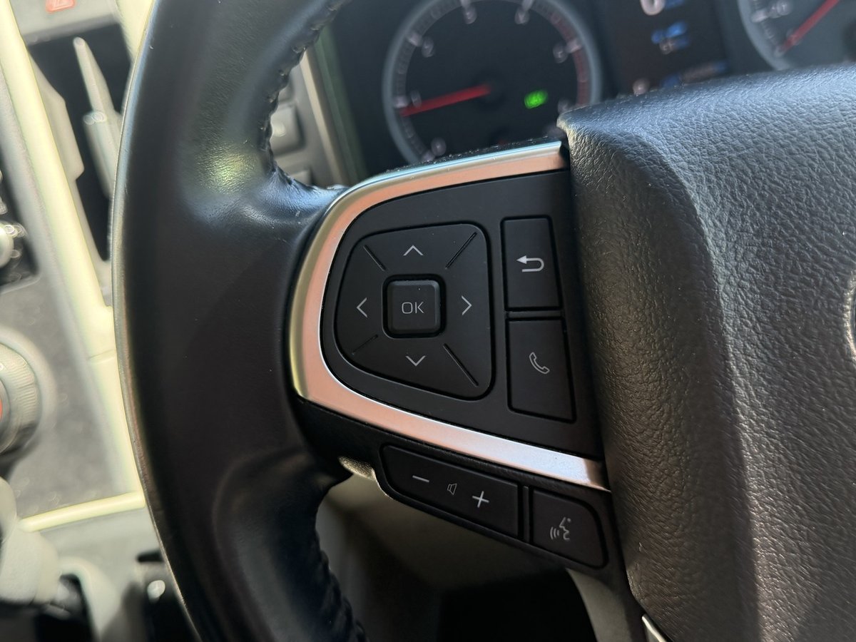 2019 Toyota HiAce image 16