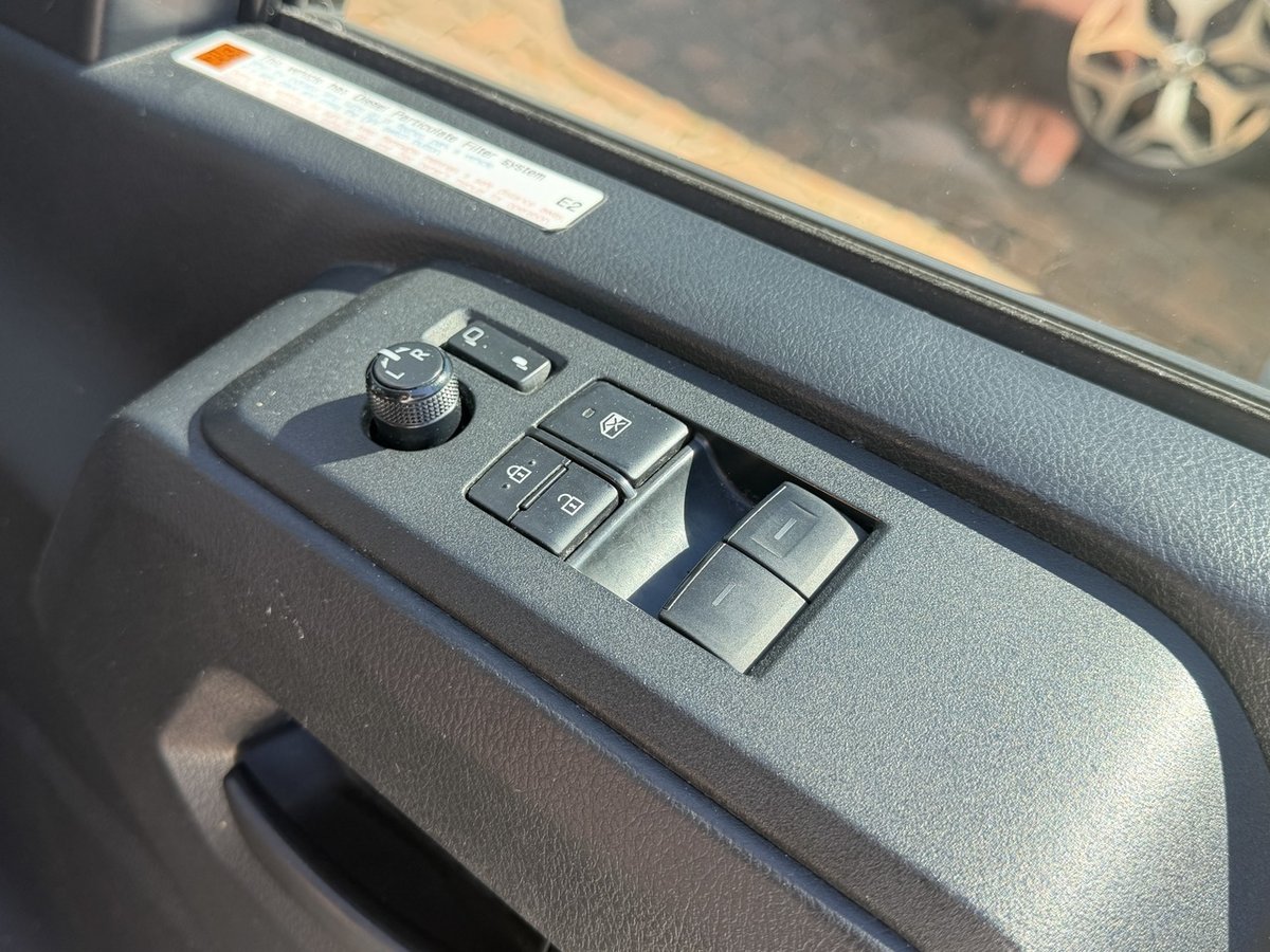 2019 Toyota HiAce image 20