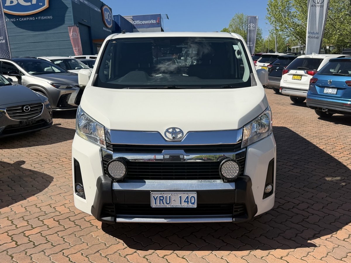2019 Toyota HiAce image 2