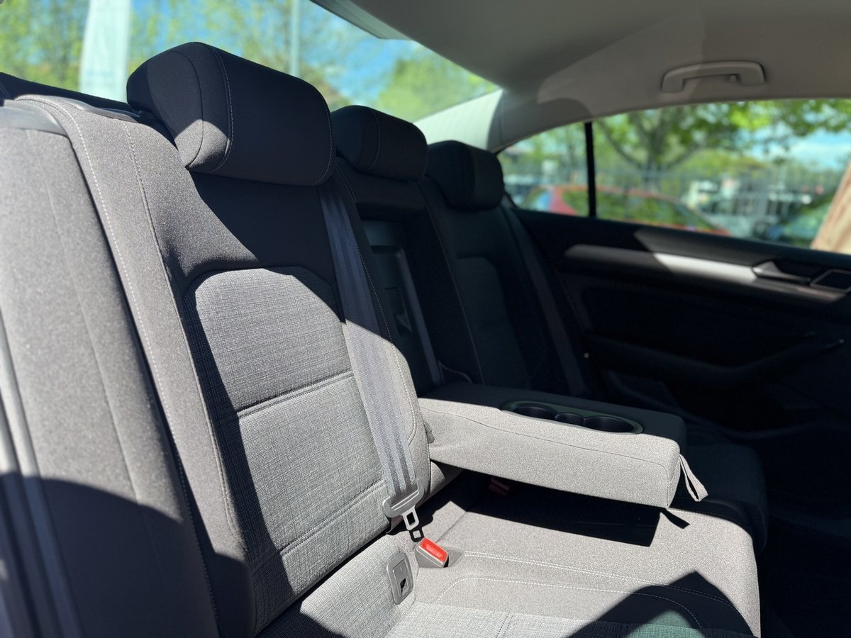 2022 Volkswagen Passat 140TSI Business B8 MY22.5 image 24
