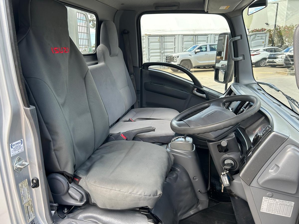 2016 Isuzu N Series NLR 45-150 Traypack image 12