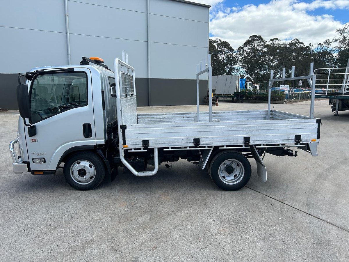 2016 Isuzu N Series NLR 45-150 Traypack image 5