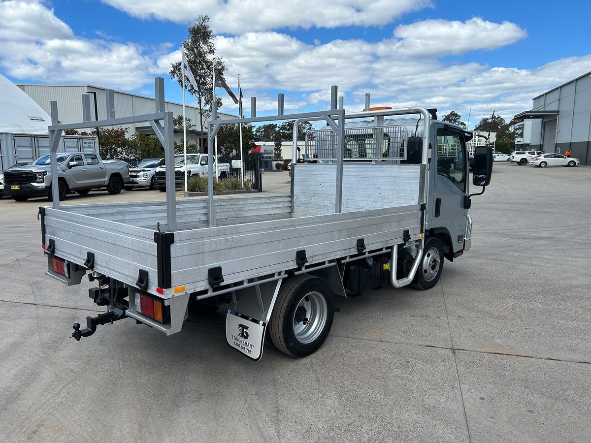 2016 Isuzu N Series NLR 45-150 Traypack image 9