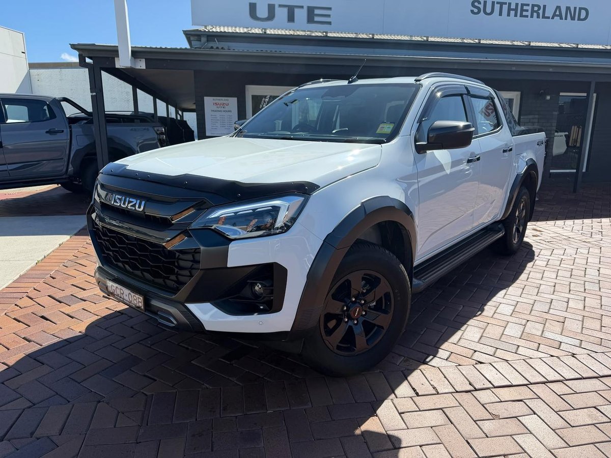 2026 Isuzu D-MAX X-TERRAIN MY25.5 4X4 Dual Range image 2