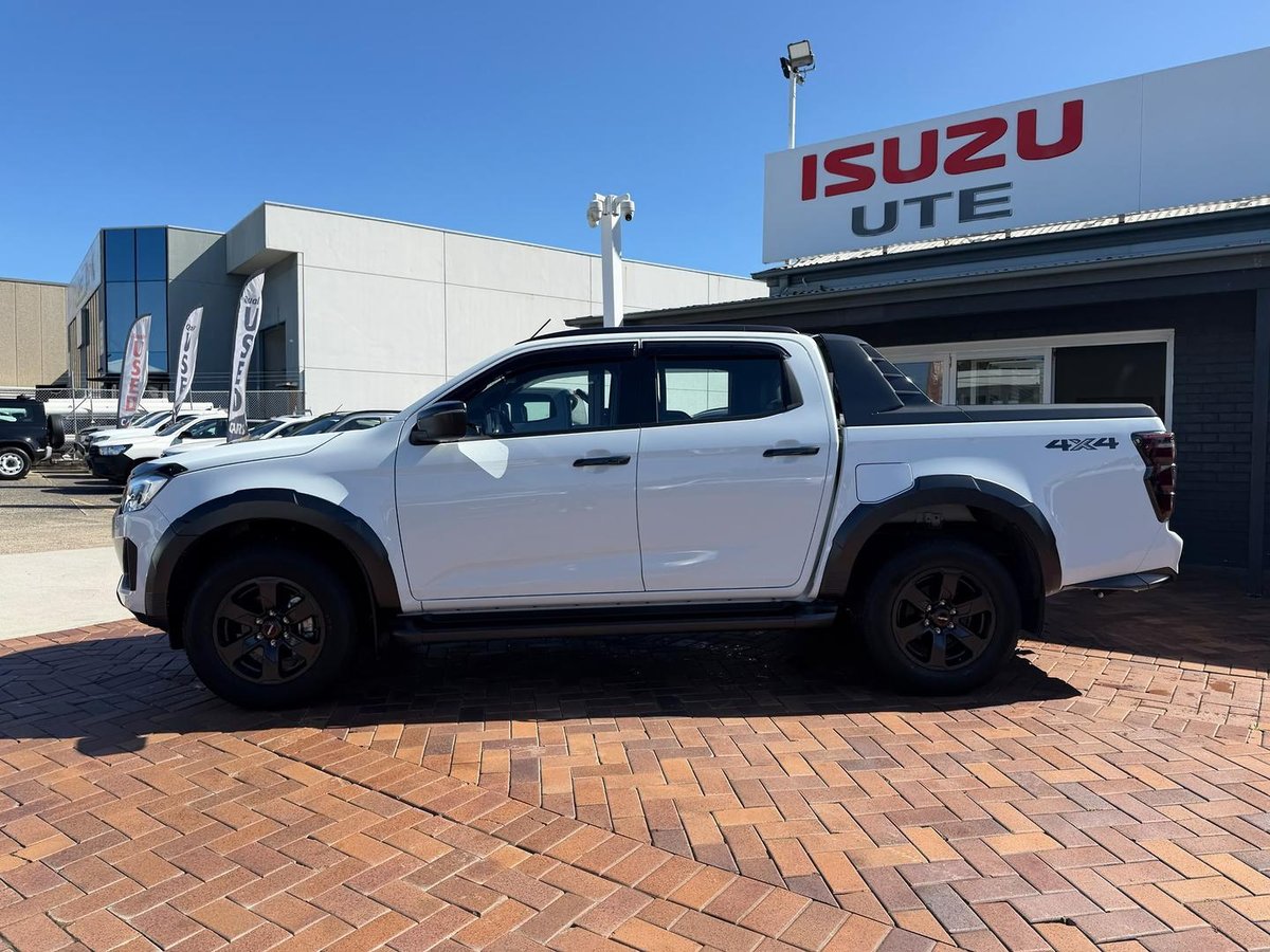 2026 Isuzu D-MAX X-TERRAIN MY25.5 4X4 Dual Range image 4