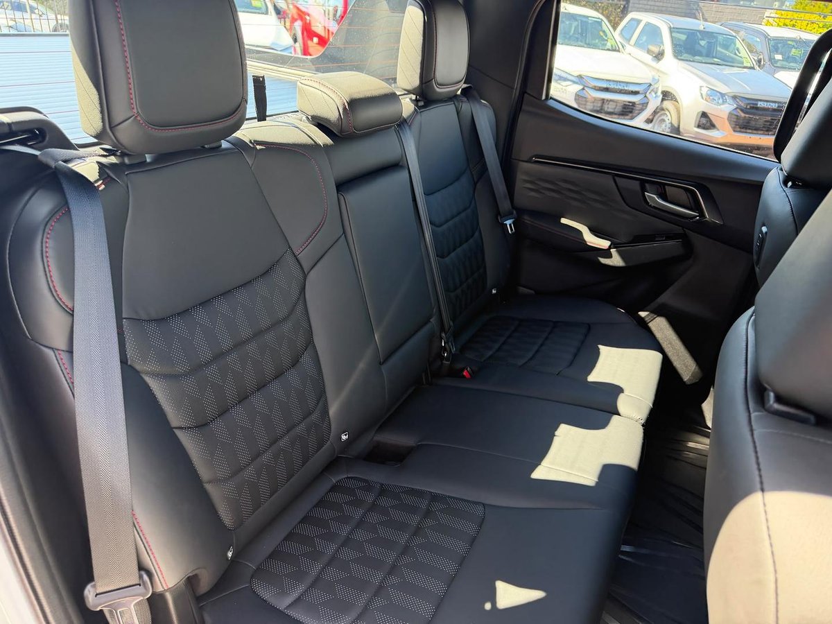 2026 Isuzu D-MAX X-TERRAIN MY25.5 4X4 Dual Range image 26