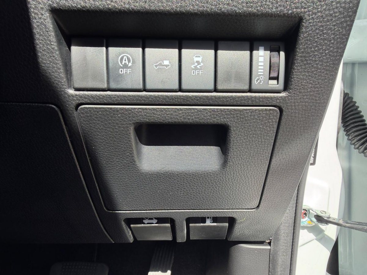 2026 Isuzu D-MAX X-TERRAIN MY25.5 4X4 Dual Range image 27