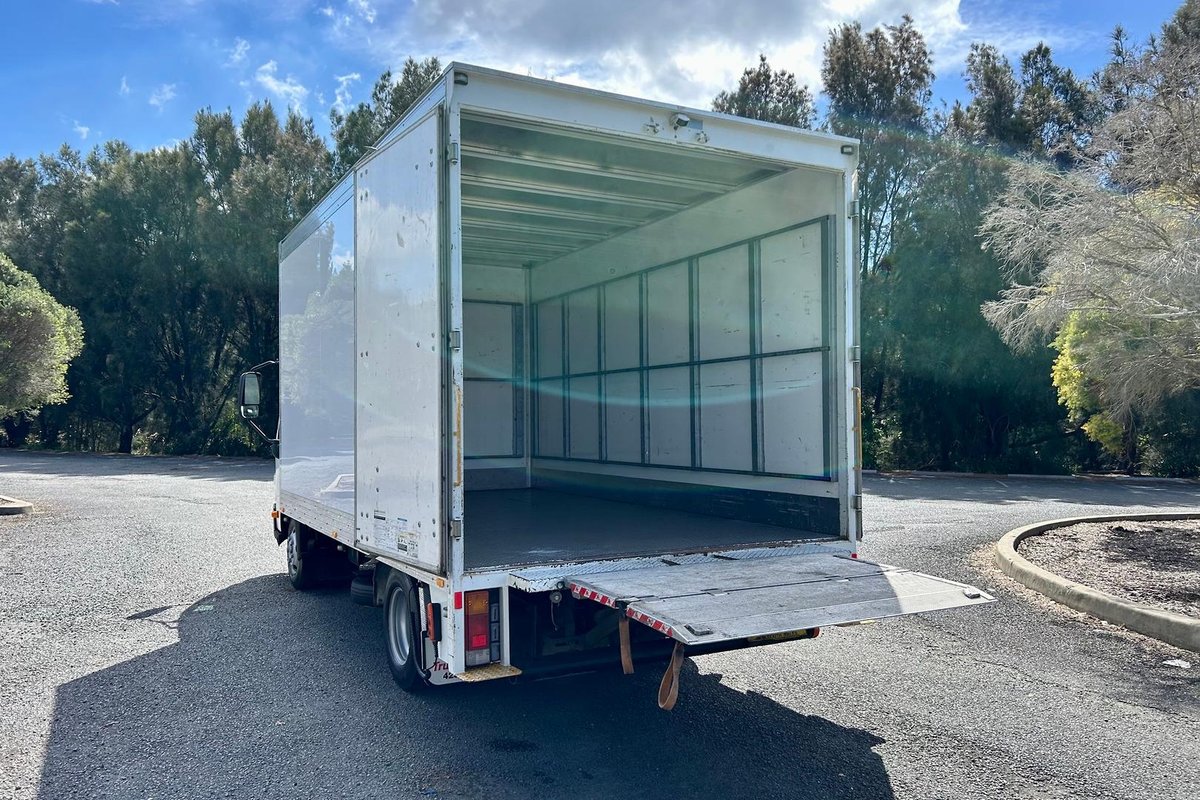 2021 Hino 300 Series 616 image 16