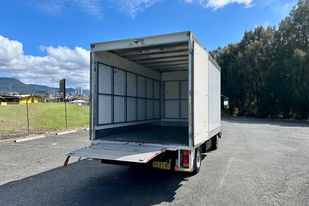 2021 Hino 300 Series 616 image 19