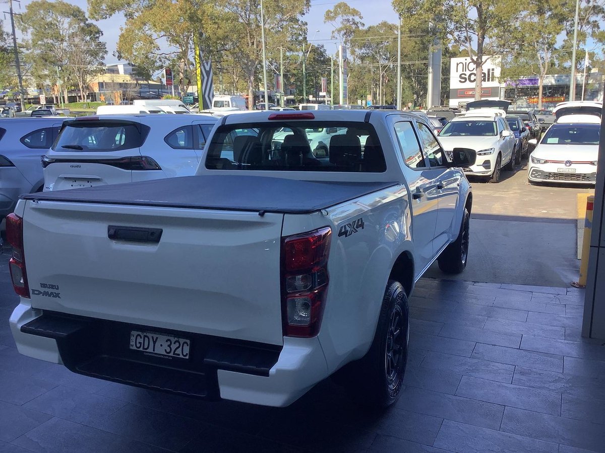 2026 Isuzu D-MAX SX MY25.5 4X4 Dual Range image 11