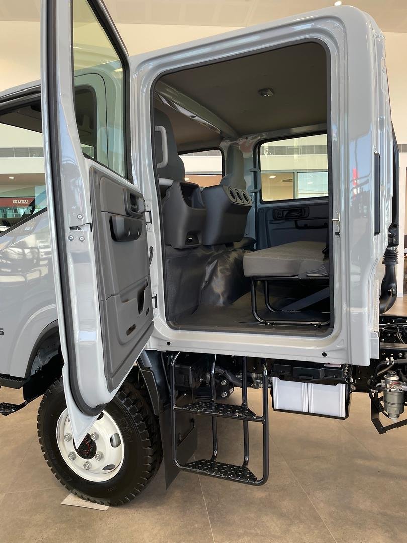 2026 Isuzu N Series image 21