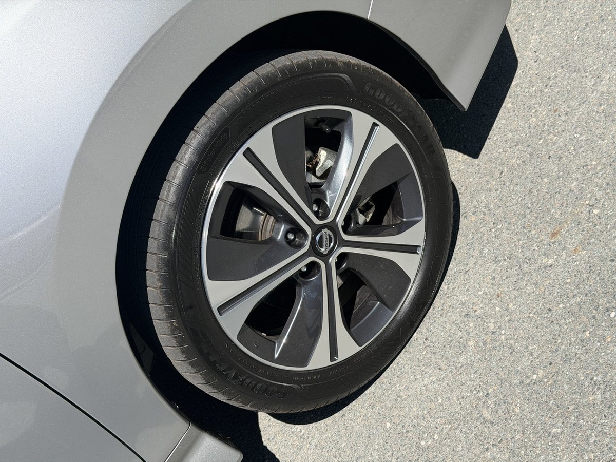 2019 Nissan LEAF ZE1 image 10