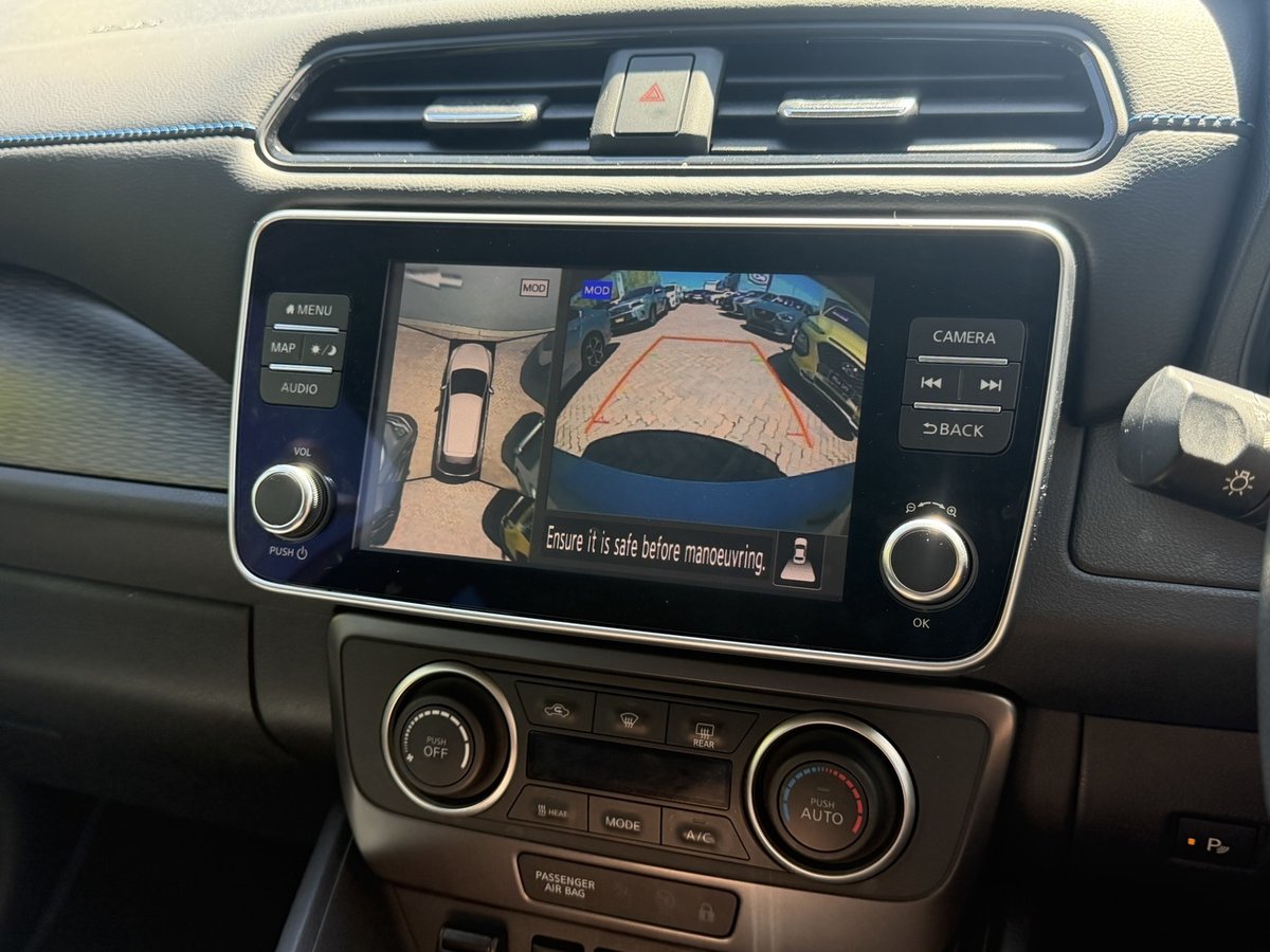 2019 Nissan LEAF ZE1 image 14