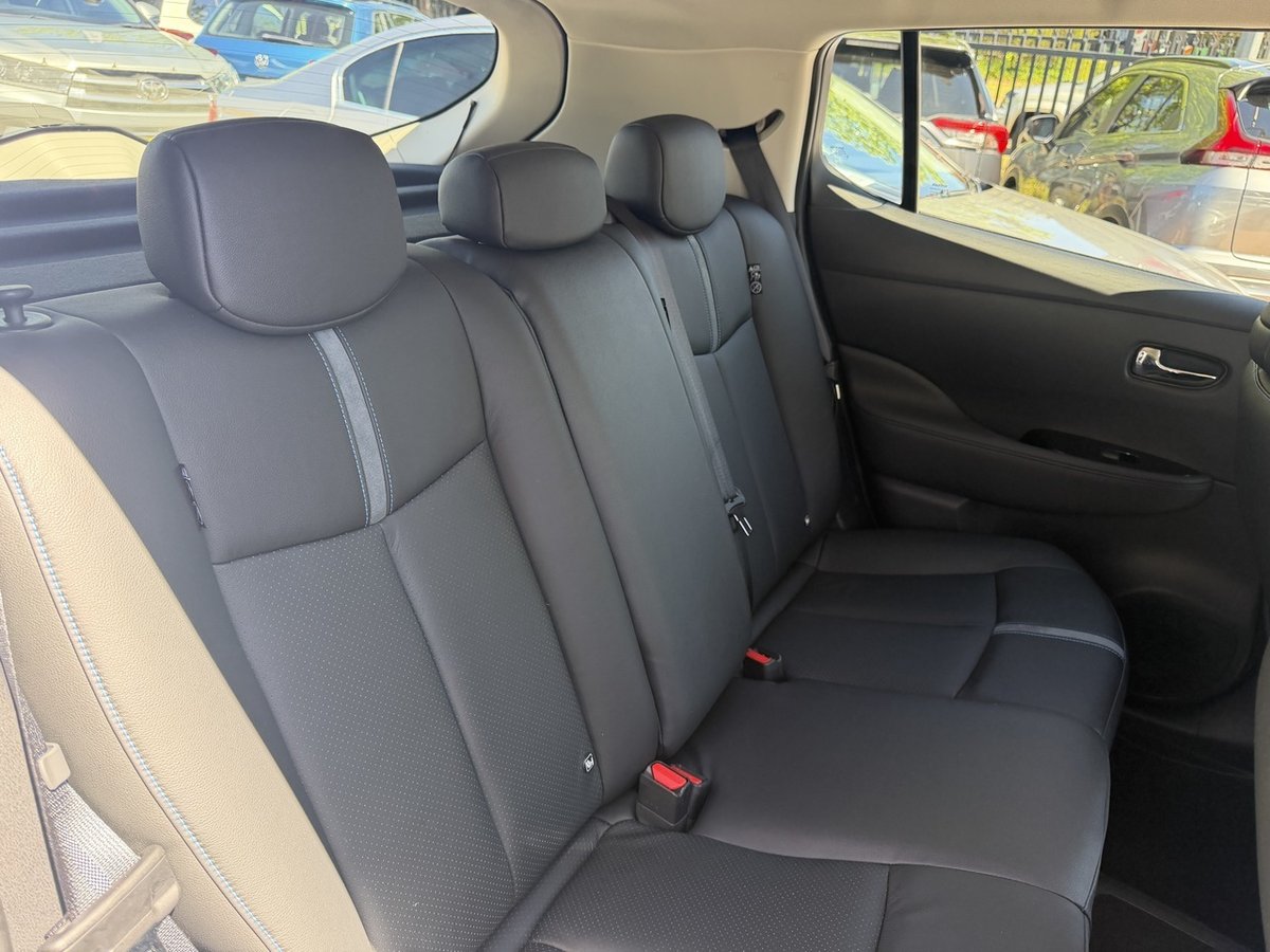 2019 Nissan LEAF ZE1 image 25
