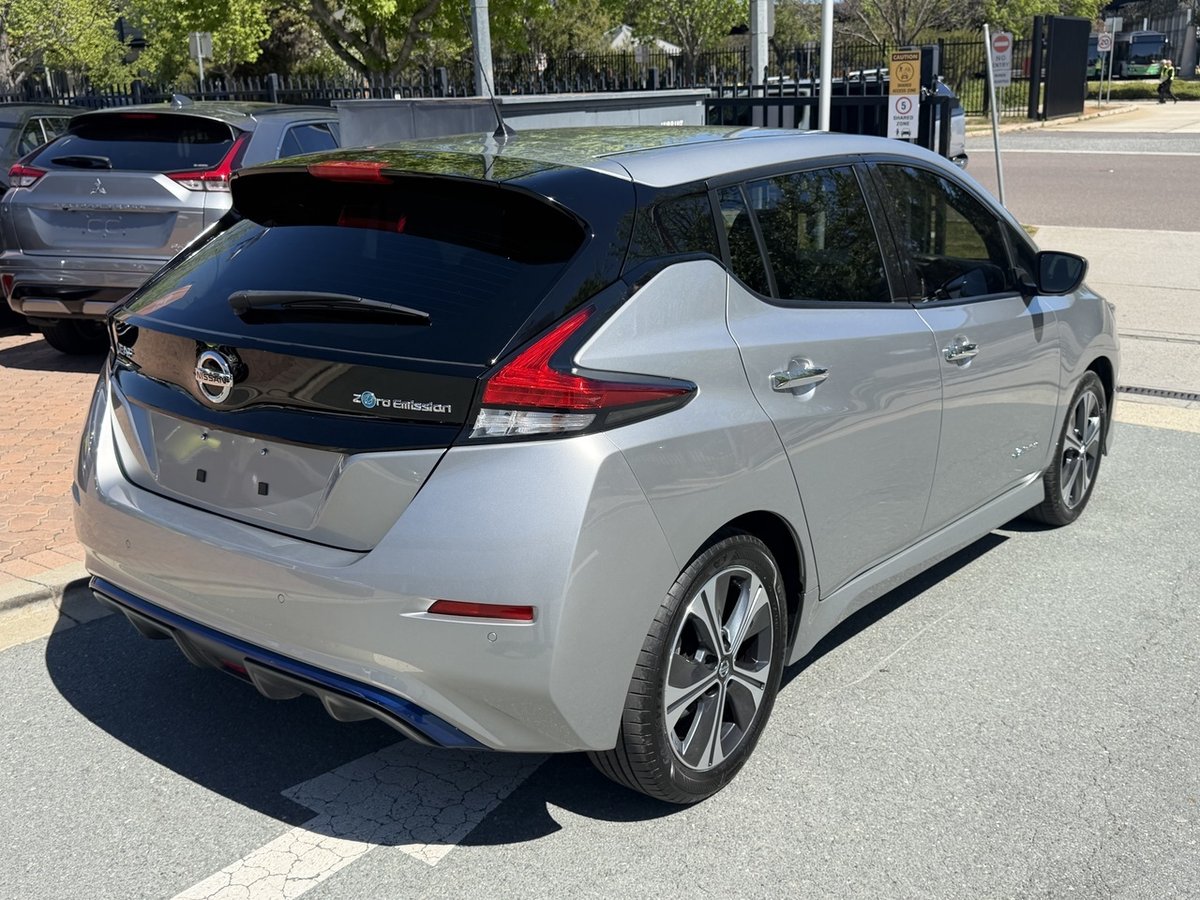 2019 Nissan LEAF ZE1 image 6