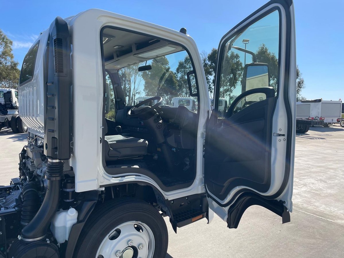 2026 Isuzu N Series image 18