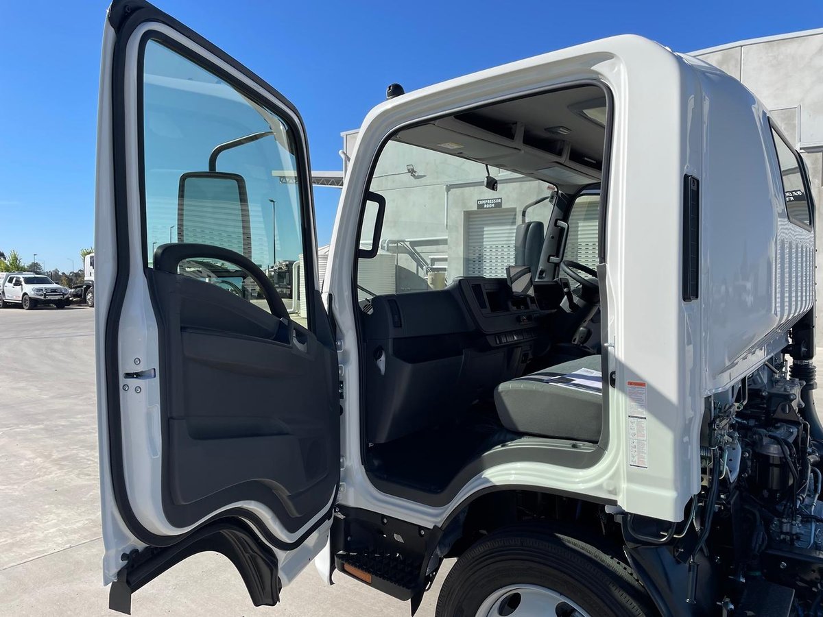 2026 Isuzu N Series image 19