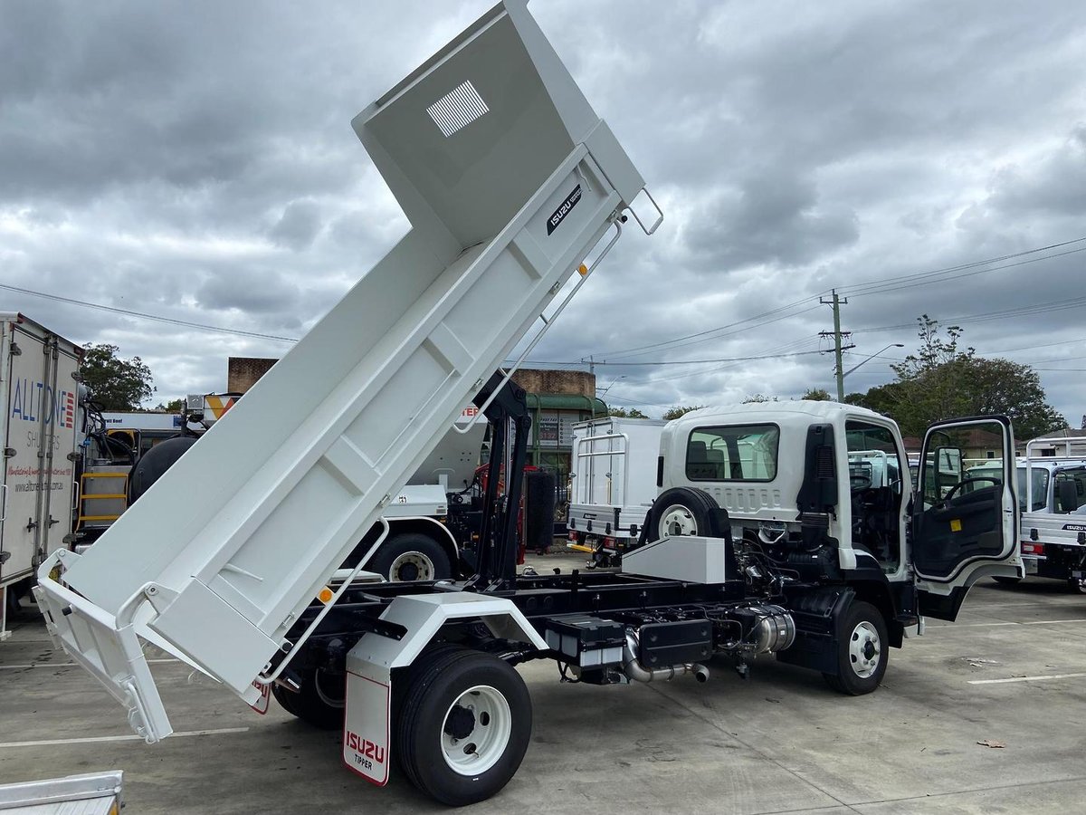 2026 Isuzu Frr 110-240 Frr 110-240 Am D41 Tipper Factory tipper image 3