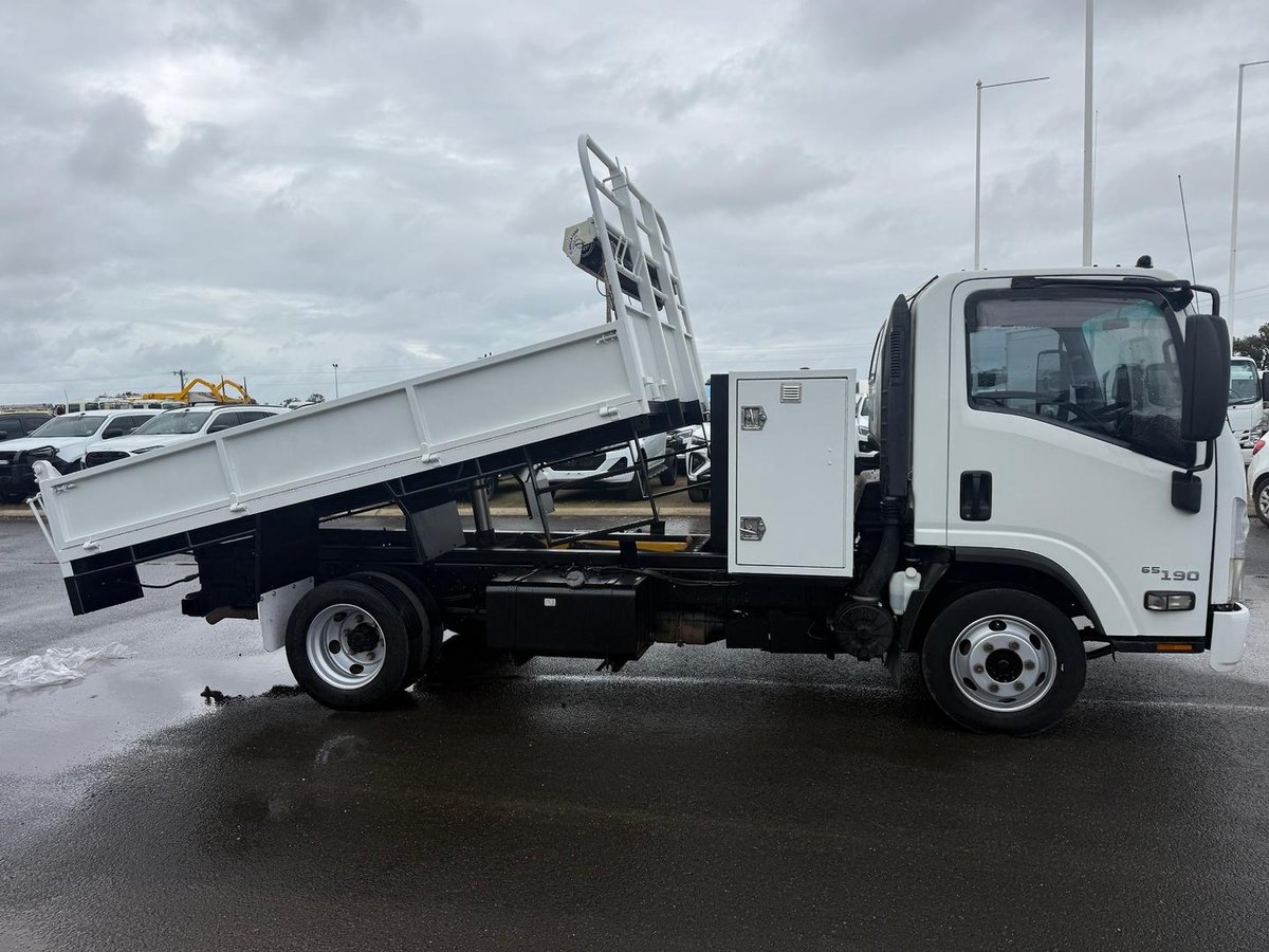 2016 Isuzu N Series NPR 65/45-190 image 11